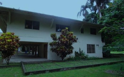 LOTE EN ALTOS DE AMADOR CON VIVIENDA DE DOS NIVELES – MLS 8521