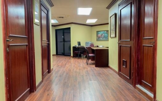 Se vende oficina en Bay Mall – Avenida Balboa – MLS 13343