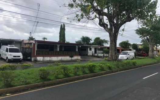 Casas comerciales sobre la via principal de Chanis – MLS 14590