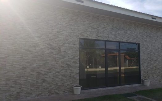 Local Comercial cerca de Comercios en Coronado – MLS 17537