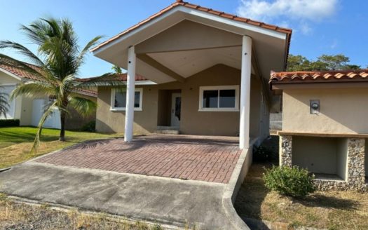 “Encantadora casa en venta: 3 Recámaras 2 baños en residencial con piscina” – MLS 19215