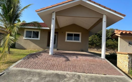 “Encantadora casa en venta: 3 Recámaras 2 baños en residencial con piscina” – MLS 19215