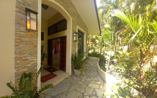 Altos del Maria Lujosa Residencia – MLS 21915