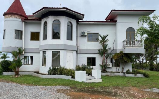 Su casa de playa de lujo en un terreno generoso – MLS 21382