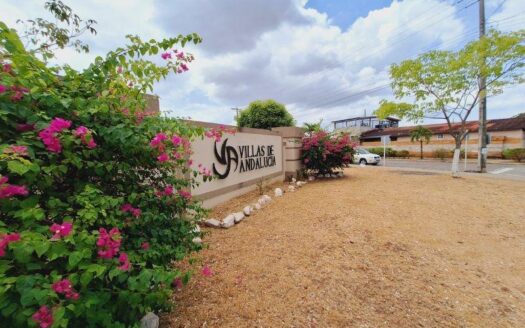 Casa en Don Bosco – Villas de Andalucía 3R 1B Cercada – MLS 22280