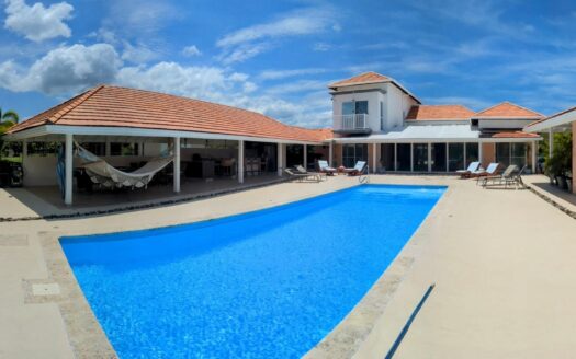 Exclusiva Villa en Costa Blanca Golf & Villas – MLS 21913