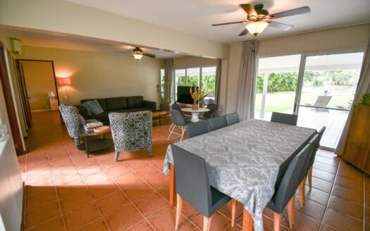 Elegante casa en Costa Blanca Golf & Villas – MLS 21894