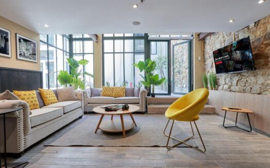 Histórico Edificio en Casco Antiguo – MLS 22074