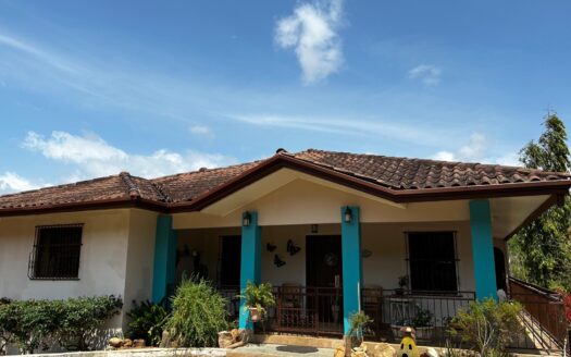 ENCANTADORA CASA EN VENTA EN BUENA VISTA – MLS 19677