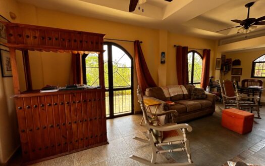 ENCANTADORA CASA EN VENTA EN BUENA VISTA – MLS 19677