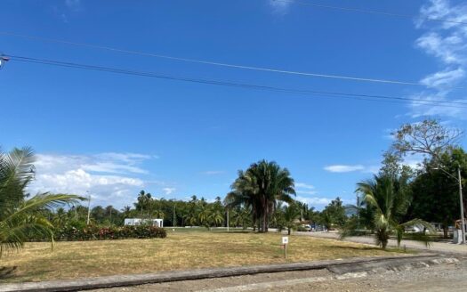 Lote para construir en CoCo Beach. A una cuadra de la playa – MLS 21623