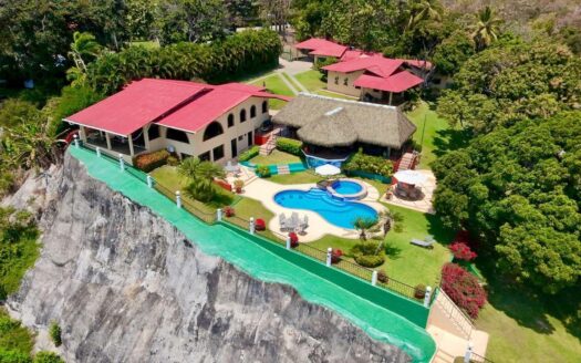 OASIS FRENTE AL MAR: UN LUJOSO REFUGIO COSTERO – MLS 22071
