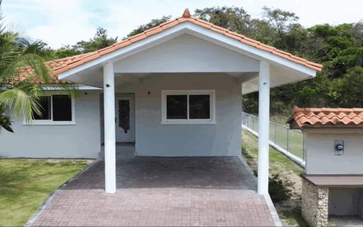 “Encantadora casa en venta: 3 Recámaras 2 baños en residencial con piscina” – MLS 19215