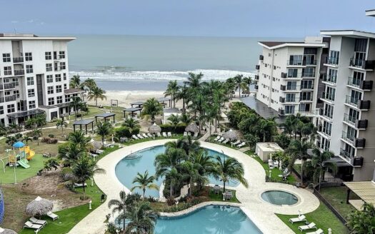 Venta de apartamento en Playa Caracol con vista al mar y amoblado – MLS 21540