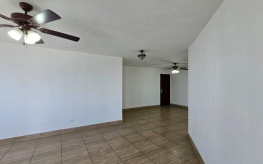 Se vende apartamento céntrico en PH Brisas de San Fernando, Panamá – MLS 21535