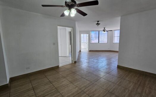 Se vende apartamento céntrico en PH Brisas de San Fernando, Panamá – MLS 21535