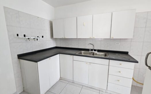 Se vende apartamento céntrico en PH Brisas de San Fernando, Panamá – MLS 21535
