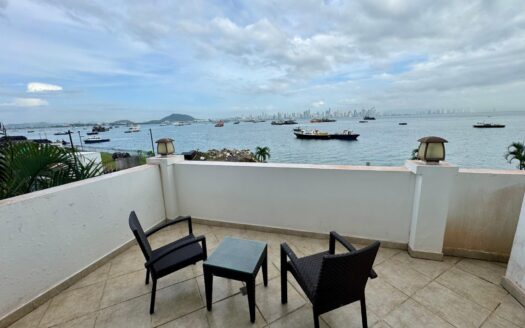 Apartamento frente al Mar en Amador – MLS 21529
