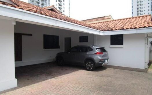 Casa 37, Calle Narciso Garay & Miguel Angel Paredes. – MLS 21512
