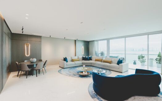 Elegancia y Exclusividad frente — Almar – MLS 21451