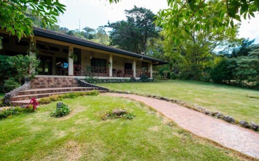 Hermosa Casa en Boquete Panamá, Condominio Cerrado – MLS 21384