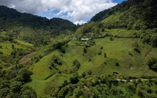 Descubre Este Paraíso en Volcán Panamá – MLS 17900