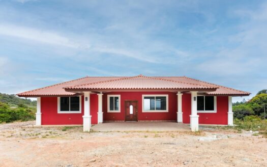 Nuevo Refugio de Montaña con Vistas Impresionantes – MLS 21787