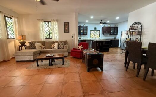ENCANTADORA CASA DE PLAYA – MLS 21782