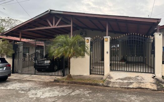 Vendo casa en Terrazas Brisas del Golf – MLS 21779