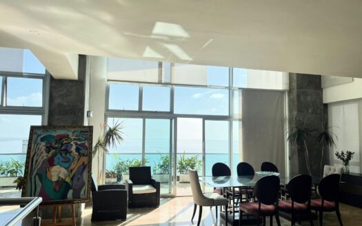 Penthouse con vistas panorámicas a la bahía de Panamá – MLS 21731