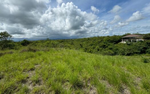 TERRENO VALLE DE CORONA de 1705 m2 – MLS 21113