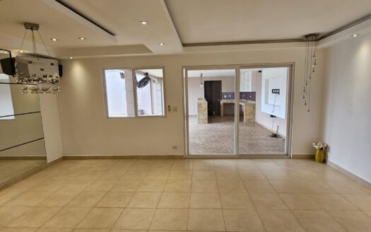 VENTA EN BRISAS DEL GOLF VILLA NAVONA – MLS 21077