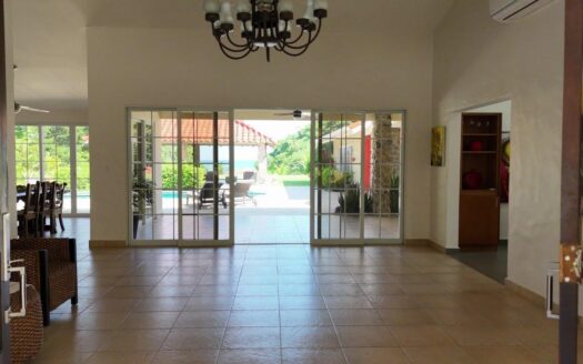 Costa Esmeralda – Espaciosa con vista al mar – – MLS 20973