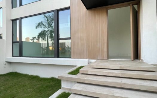 C3 Villa: Elegancia Inteligente y Acogedora – MLS 20683