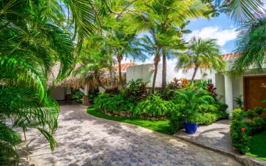 Punta Barco: Lujo con vistas al mar – MLS 20685