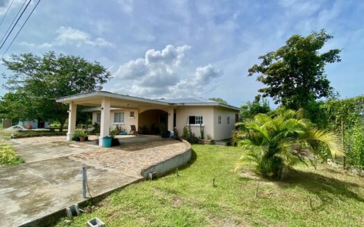 CASA DE 3 HABITACIONES EN LA COLONIA – CHAME – MLS 20519