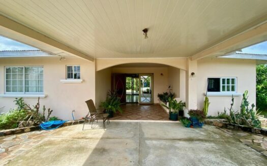 CASA DE 3 HABITACIONES EN LA COLONIA – CHAME – MLS 20519