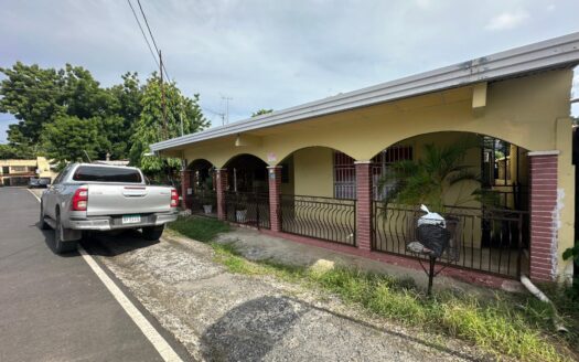 Se Vende casa en Las Tablas – MLS 20439