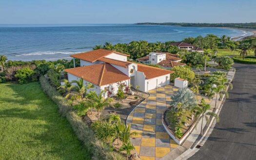 Villa Frente a la Playa en Costa Pedasi – MLS 22818