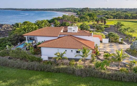 Villa Frente a la Playa en Costa Pedasi – MLS 22818