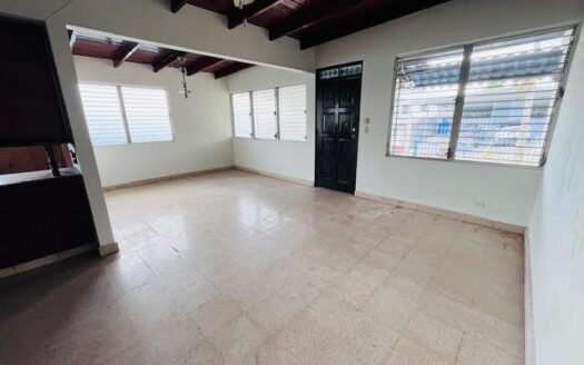 Casa en Betania para remodelar, detrás de Don Lee. – MLS 21754