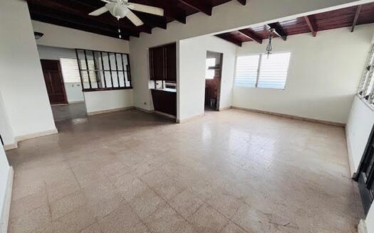 Casa en Betania para remodelar, detrás de Don Lee. – MLS 21754