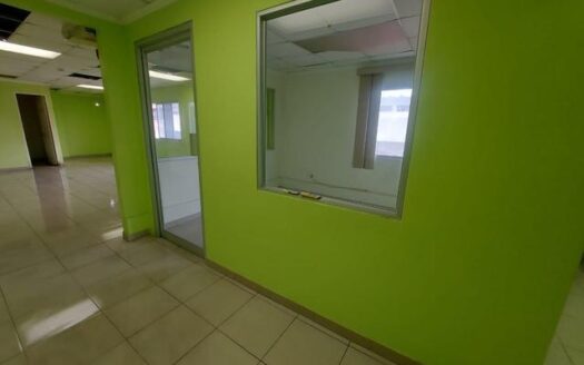 SE ALQUILA LOCAL COMERCIAL EN ZONA LIBRE 77 M2 – MLS 20801
