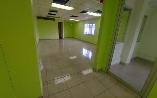 SE ALQUILA LOCAL COMERCIAL EN ZONA LIBRE 77 M2 – MLS 20801