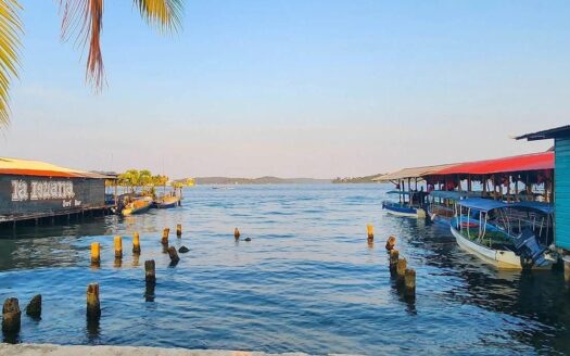 Venta de terreno para Plaza Comercial Over The Water – MLS 20724