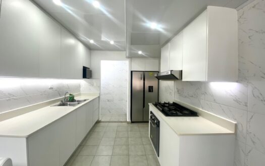 Venta de Casa Unifamiliar Remodelada de Esquina en Las Cumbres – MLS 22582