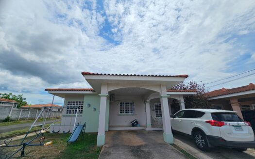 Se alquila/Vende casa en Los Perales Monagrillo – Herrera – MLS 22801