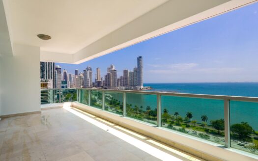 Venta de apartamento en Ave. Balboa P.H Vista Marina – MLS 21672