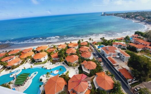 Apartamento frente al mar en Coronado Country Club – MLS 22782