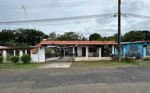 Casa en Venta o Alquiler en La Chorrera – MLS 22781
